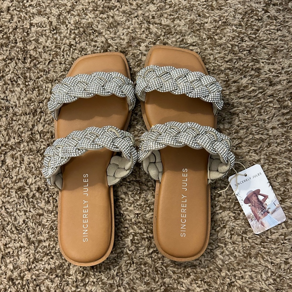 NWT Sincerely Jules Studded Sandals